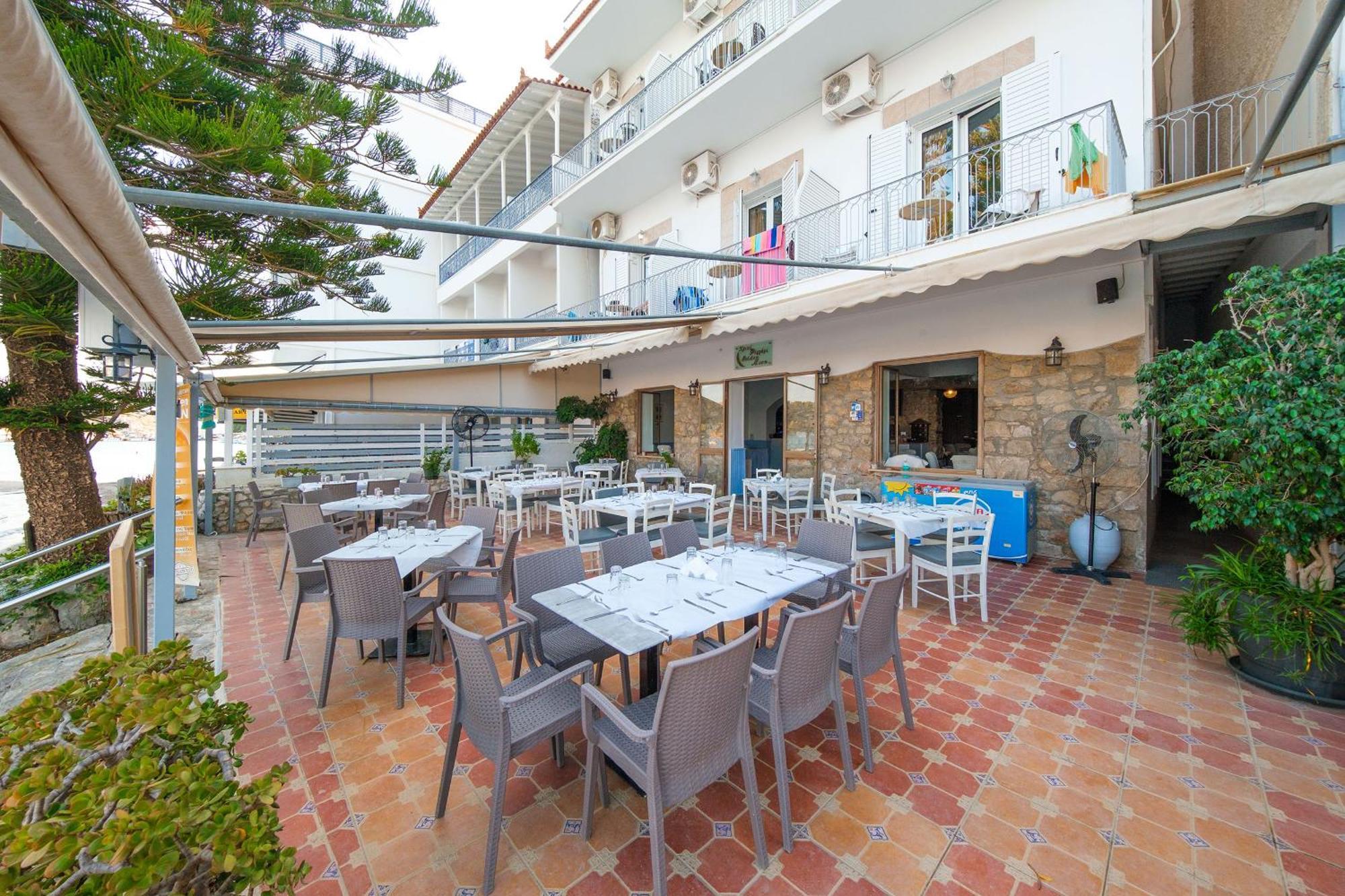 Golden Moon Otel Tolón Dış mekan fotoğraf